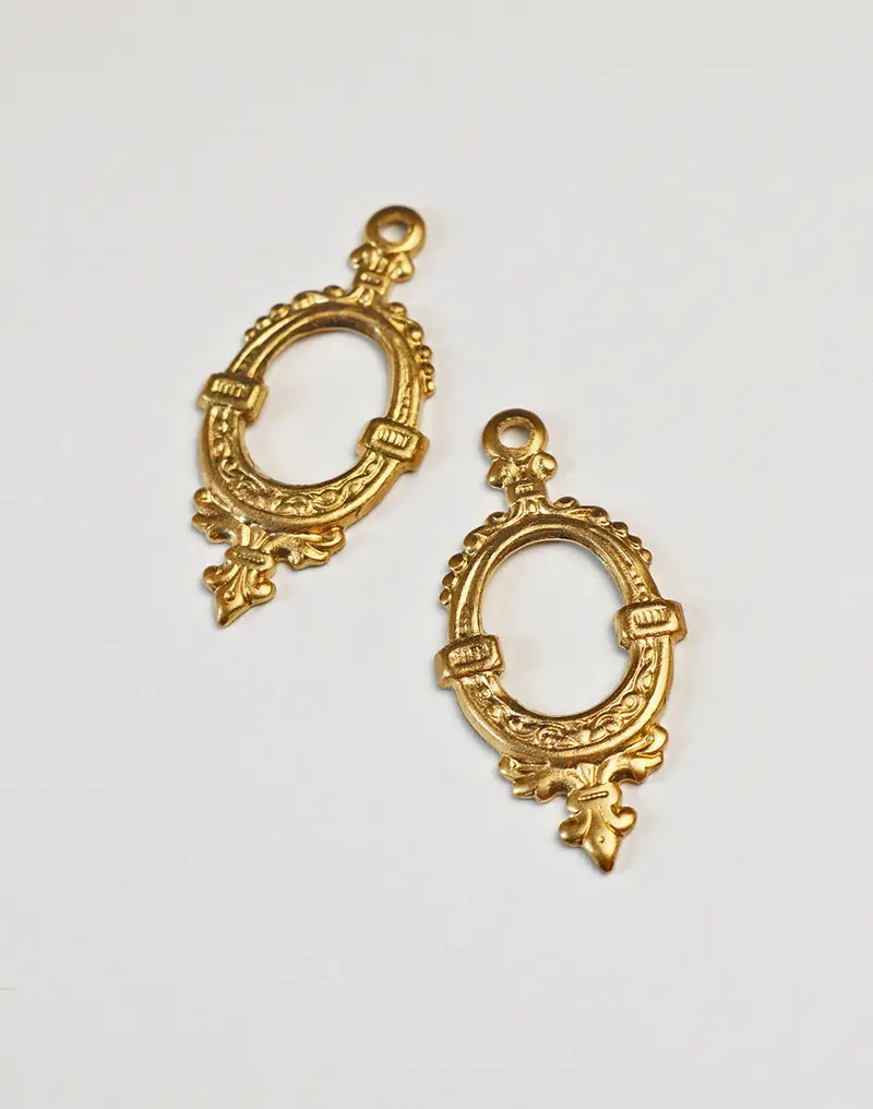 Baroque Frame Charm – 15mm × 30mm Ornate Metal Border (2 pcs)