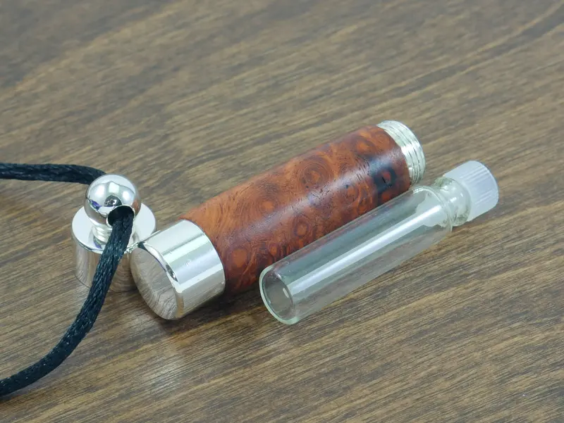 Compact Travel-Friendly Perfume Sampling Kit