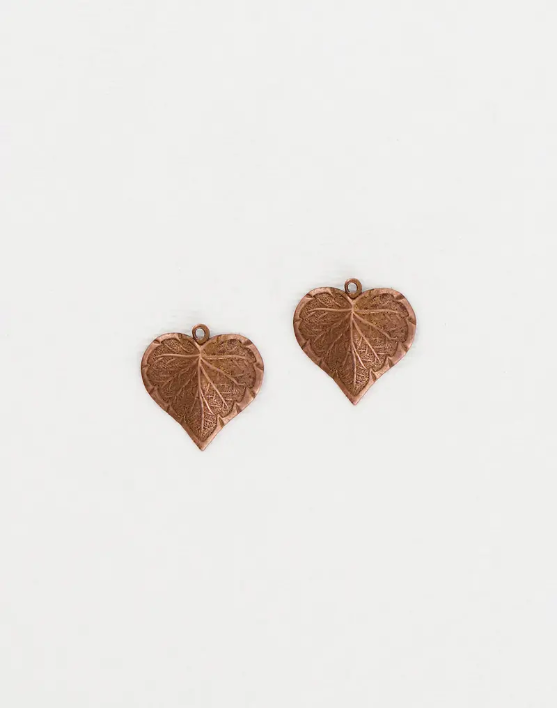 Nouveau Leaf Charm – Pair of 17x16mm Artistic Pendants