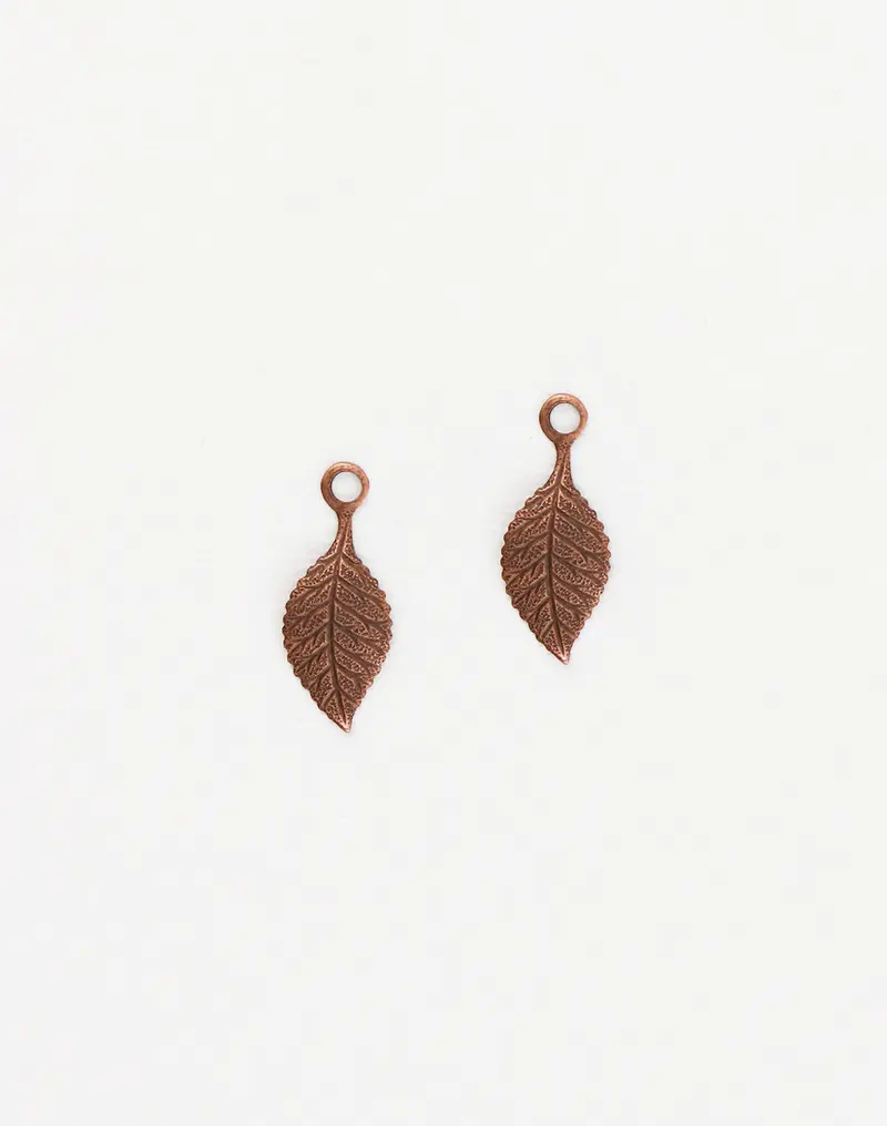 Spring Green Leaf Charm – Vibrant 23x9mm Nature-Themed Pendant (2 Pieces)