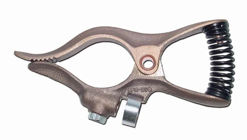 Weldmark LPG300 Curved-Jaw 300-Amp Grounding Clamp