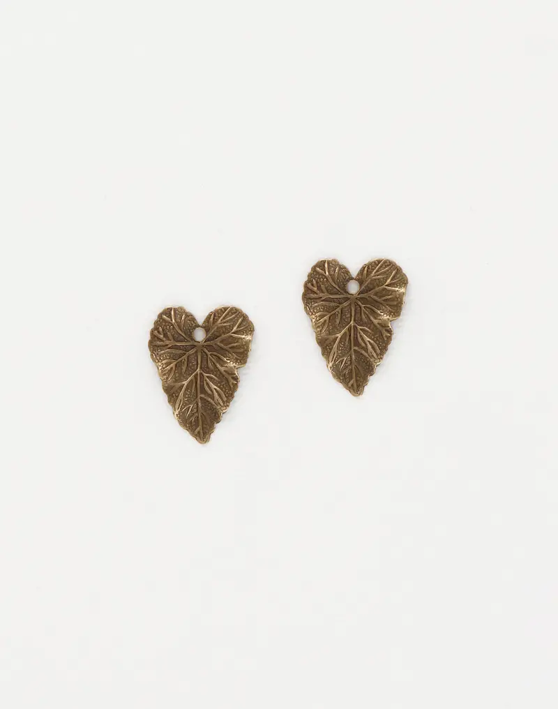 Woodland Leaf Charm – Botanical 18x14mm Nature-Inspired Pendant (2 Pieces)