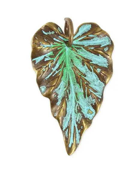Woodland Leaf Charm – Nature-Inspired Metal Embellishment (1pc)