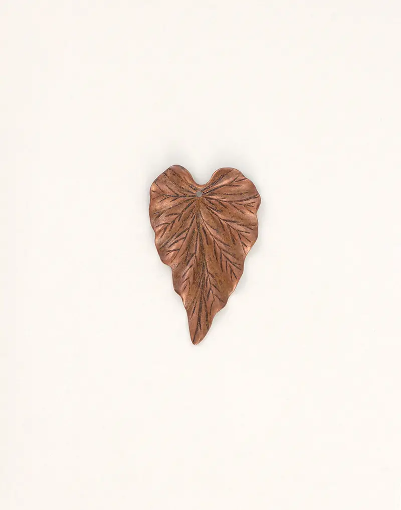 Woodland Leaf Charm – One 38x23mm Nature-Inspired Pendant